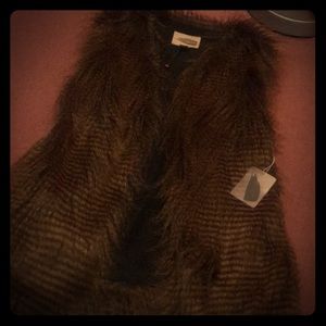 Contemporary forever 21 fur vest